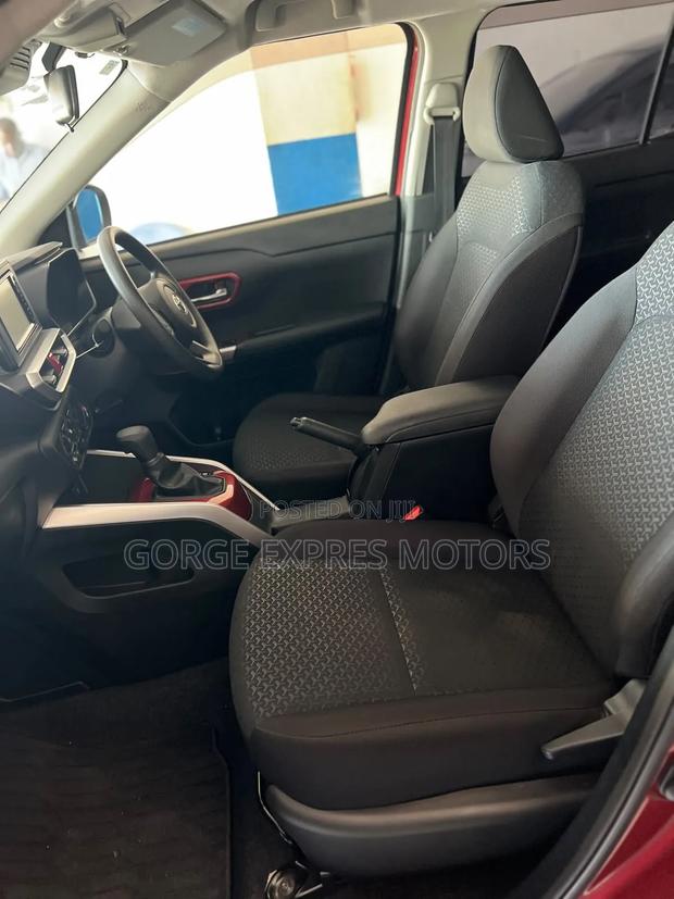 Toyota Raize 1.0 FWD 2020 Maroon