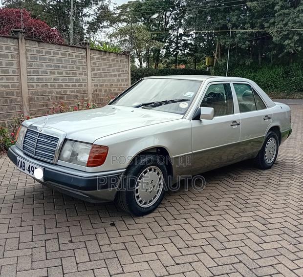 Mercedes-Benz 200E 1990 Silver