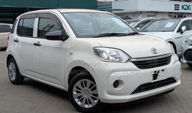 Toyota Passo 2019 White