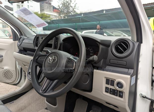 Toyota Passo 2019 White
