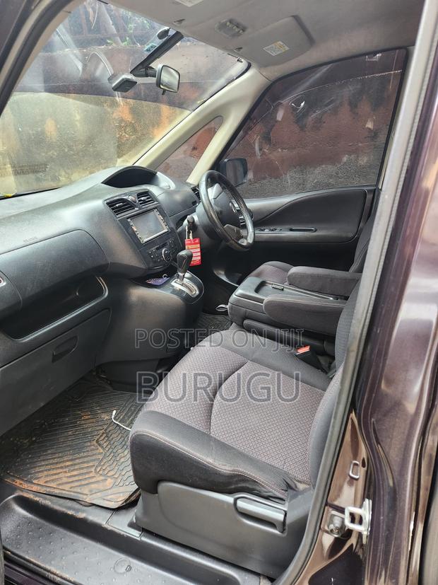 Nissan Serena 2011 Black