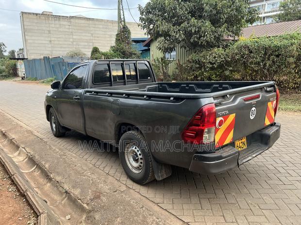 Toyota Hilux 2018 Gray