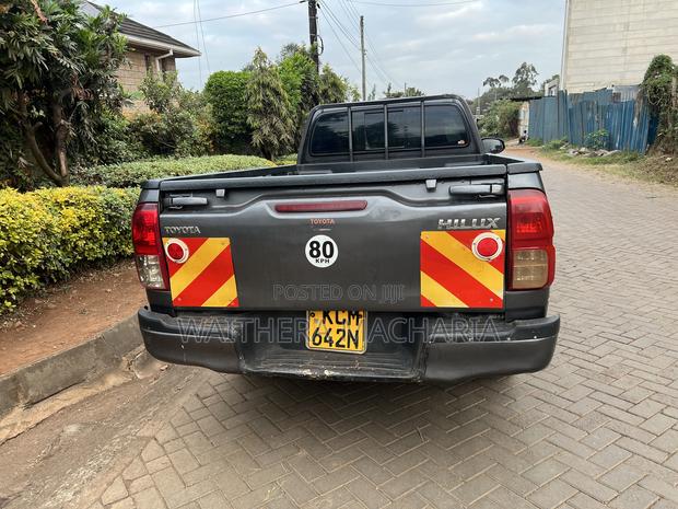 Toyota Hilux 2018 Gray