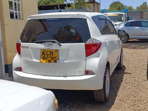 Toyota Ractis 2010 White