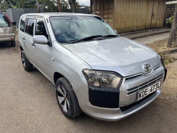 Toyota Probox 2016 Silver