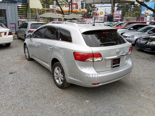 Toyota Avensis 2014 Silver