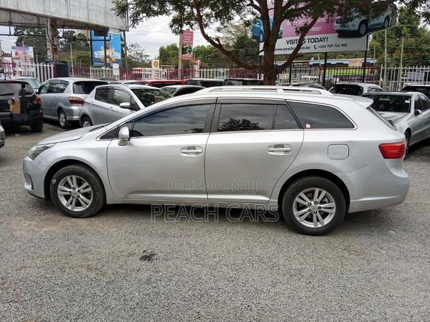 Toyota Avensis 2014 Silver