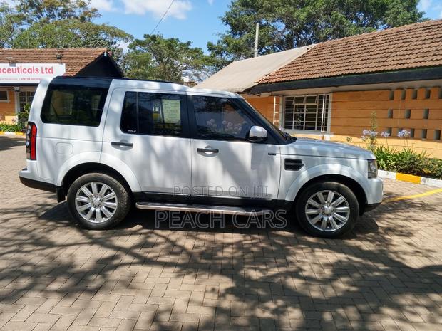 Land Rover Discovery 2015 White