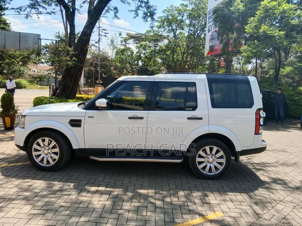 Land Rover Discovery 2015 White