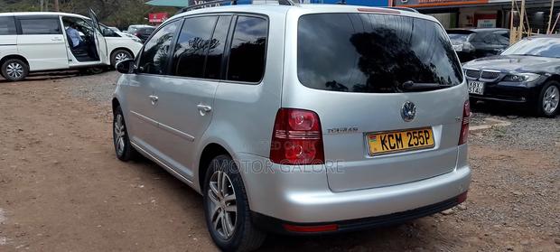 Volkswagen Touran 2010 Silver