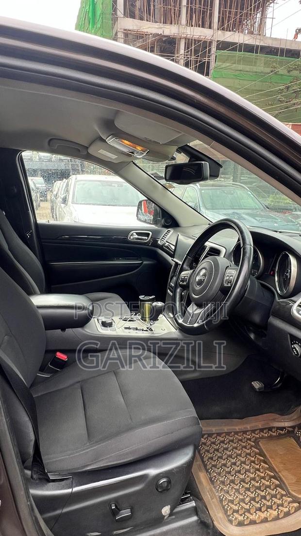 Jeep Grand Cherokee Laredo 4X4 2013 Brown