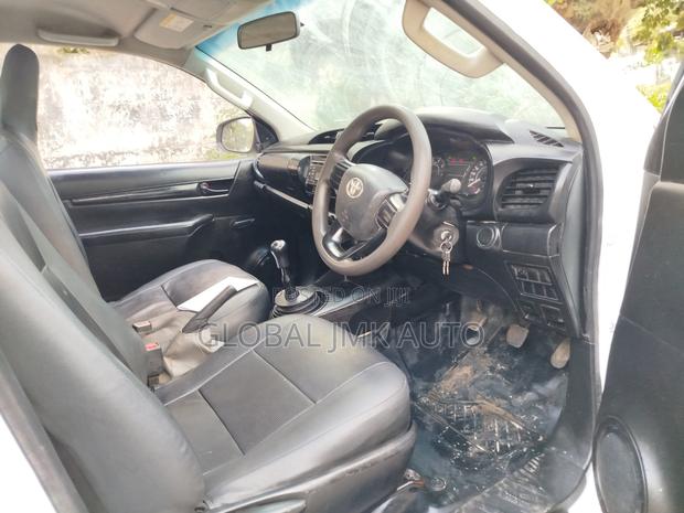 Toyota Hilux 2017 White