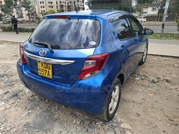 Toyota Vitz 1.3 FWD 5dr 2014 Blue