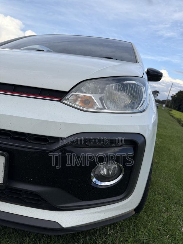 Volkswagen Up 2018 White