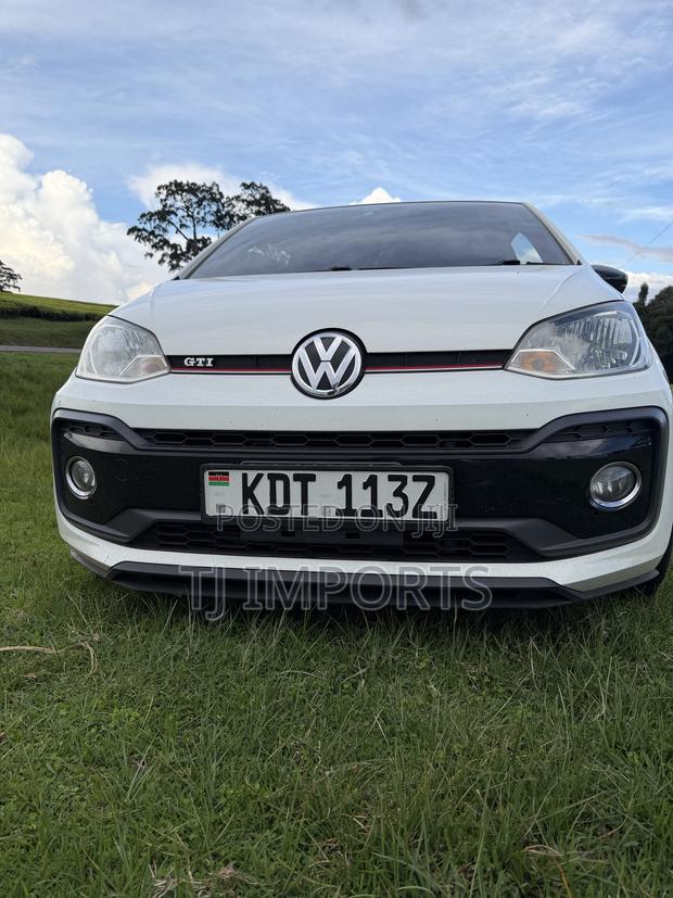 Volkswagen Up 2018 White