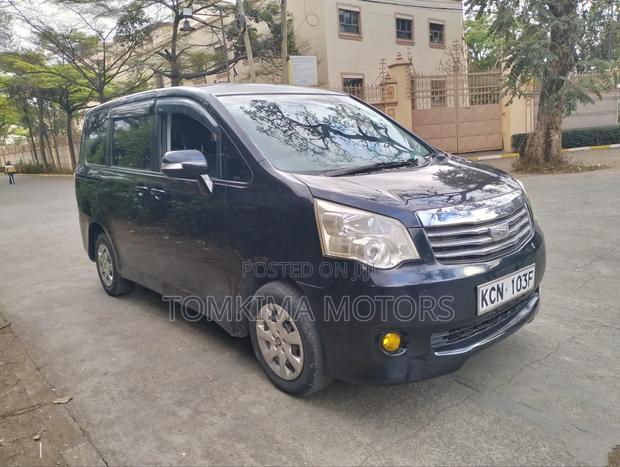 Toyota Noah 2010 Black
