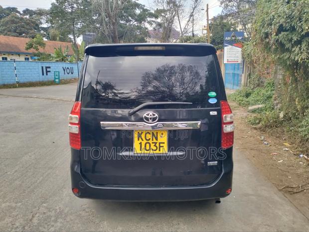 Toyota Noah 2010 Black
