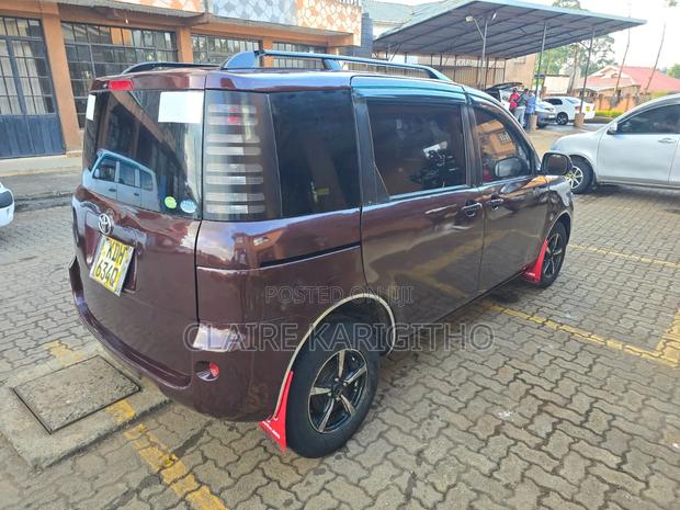 Toyota Sienta 1.5 FWD 2014 Maroon