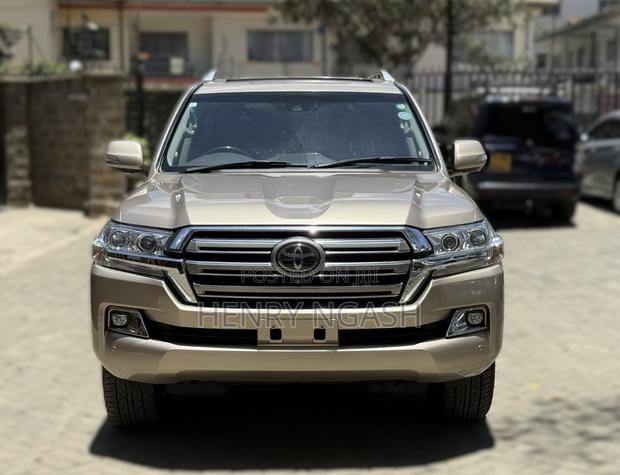 Toyota Land Cruiser 2018 Gold