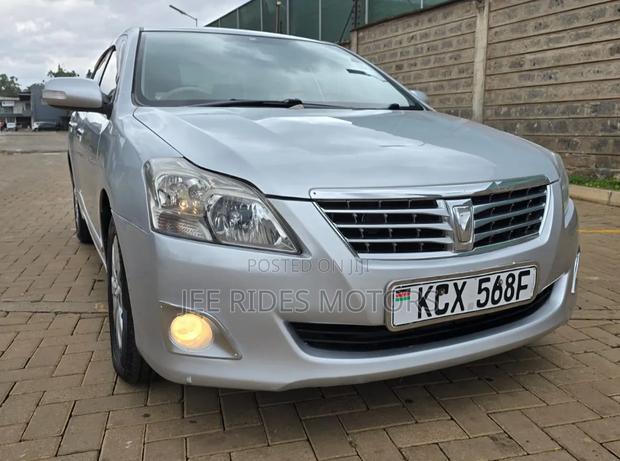 Toyota Premio 2012 Silver