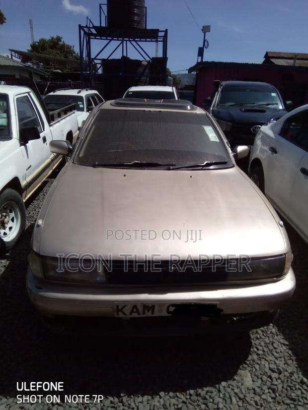 Nissan Sunny 1998 Gold