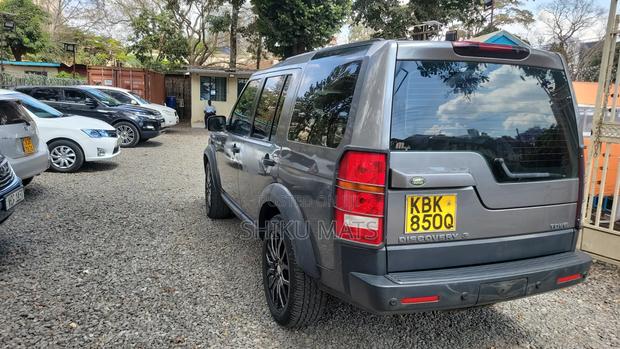 Land Rover Discovery 2009 Gray