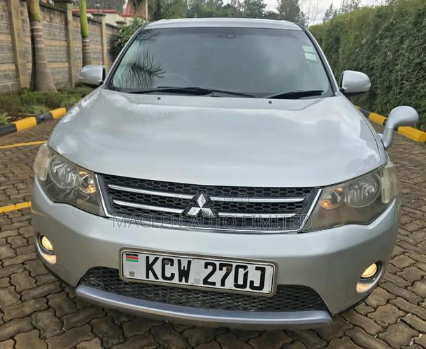 Mitsubishi Outlander 2012 Silver
