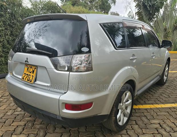 Mitsubishi Outlander 2012 Silver