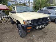 Toyota Hilux 1998 Gold for sale