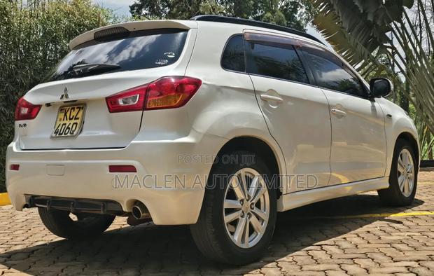 Mitsubishi RVR 2013 White