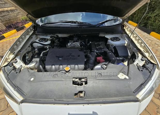 Mitsubishi RVR 2013 White