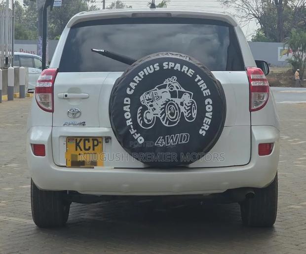 Toyota RAV4 2010 White