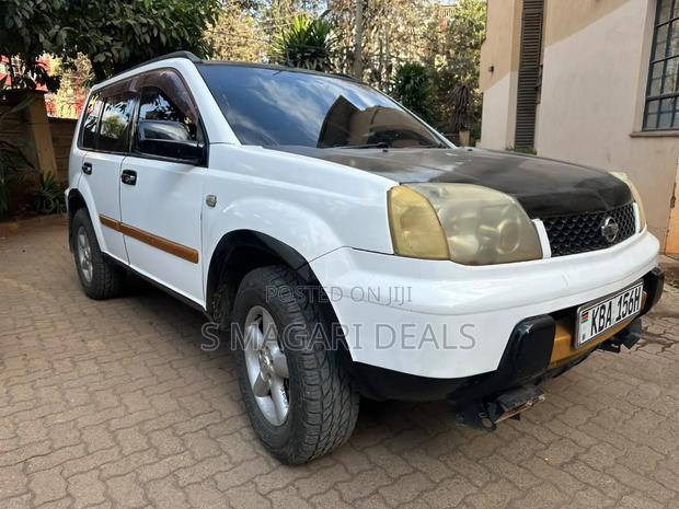 Nissan X-Trail 2000 White