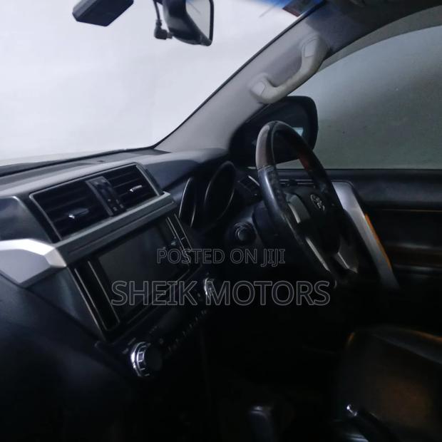 Toyota Land Cruiser Prado 2016 White