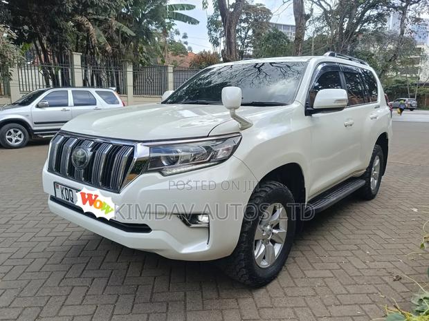 Toyota Land Cruiser Prado 2.8 2017 White