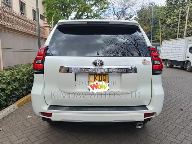 Toyota Land Cruiser Prado 2.8 2017 White