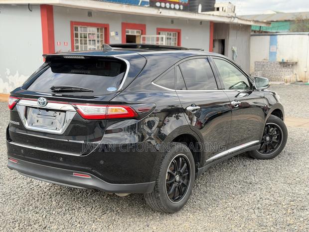 Toyota Harrier 2.0 2019 Black