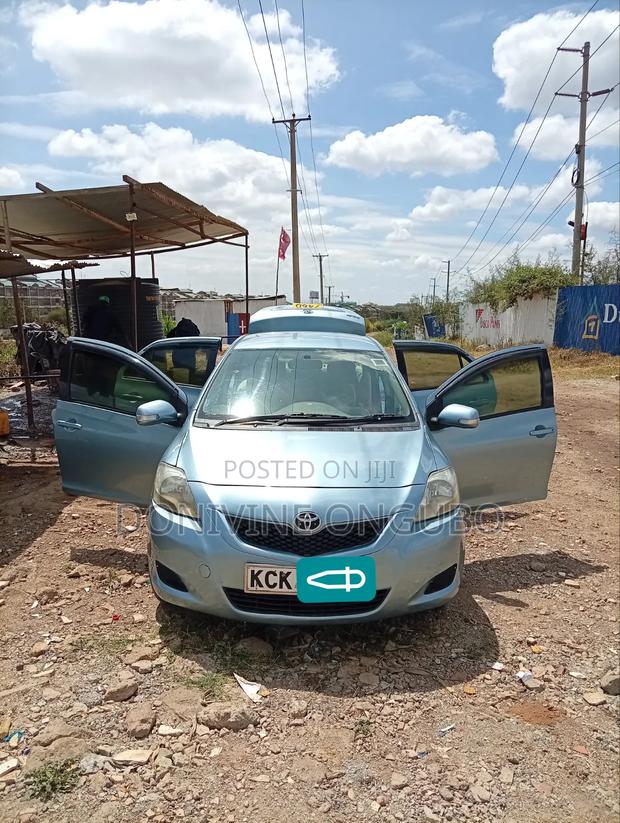 Toyota Belta 2009 Silver