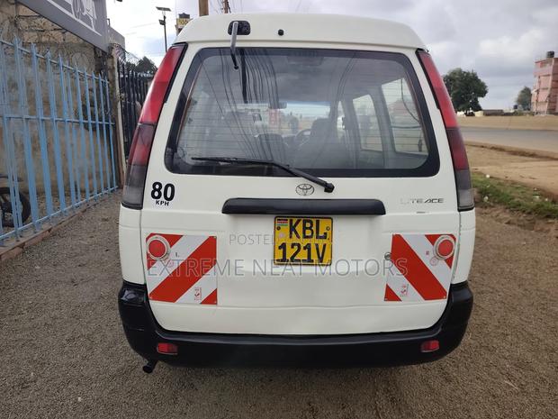 Toyota TownAce 2004 White