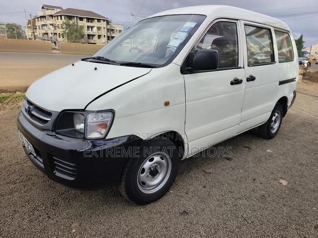Toyota TownAce 2004 White