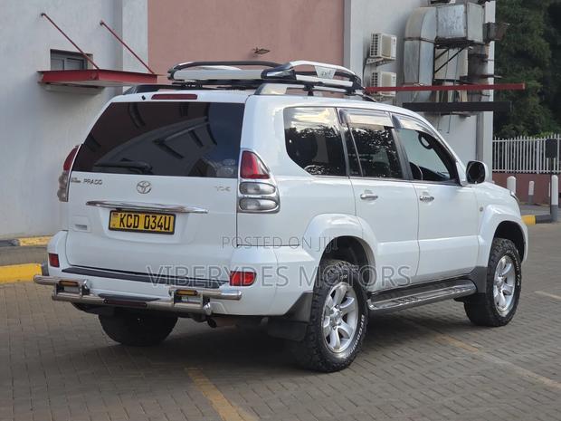Toyota Land Cruiser Prado 2008 White