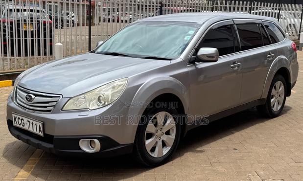 Subaru Outback 2.5i 2010 Silver