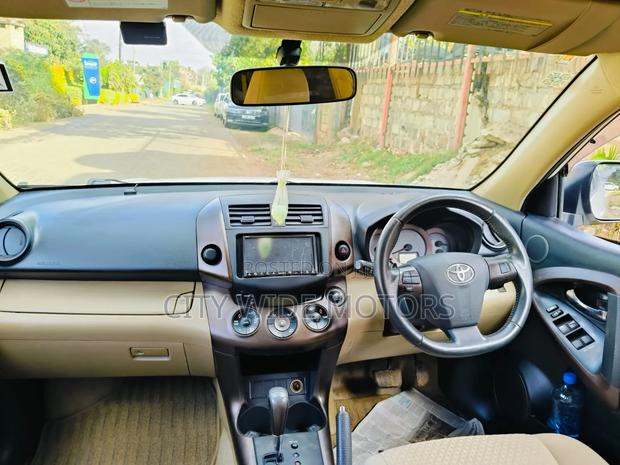 Toyota Vanguard 2011 Pearl