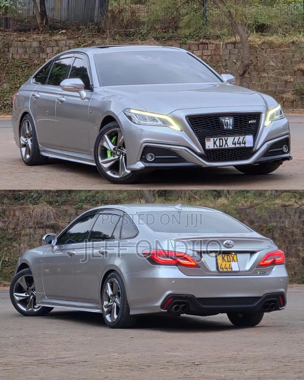 Toyota Crown 2019 Silver
