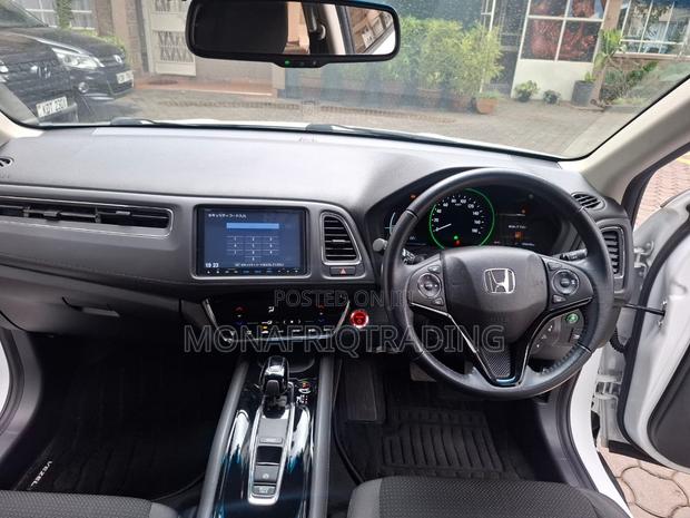 Honda Vezel 1.5 Hybrid 2WD 2019 White