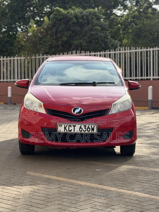 Toyota Vitz 2012 Gold