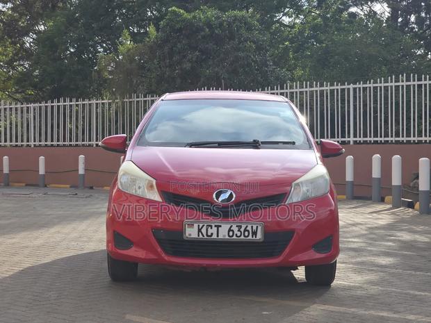 Toyota Vitz 2011 Red