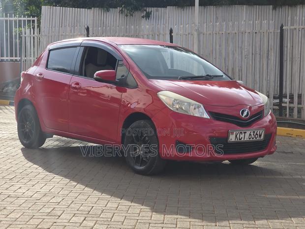 Toyota Vitz 2011 Red
