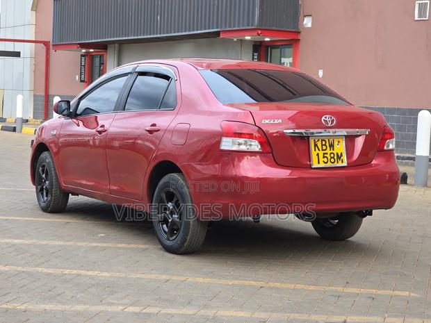 Toyota Belta 2006 Red
