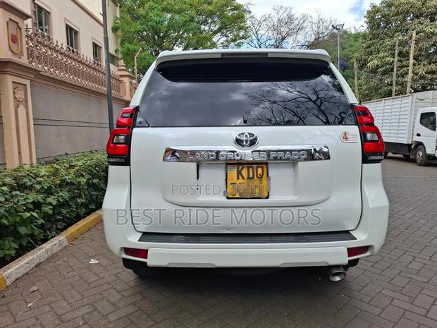 Toyota Land Cruiser Prado 2.8 2018 White